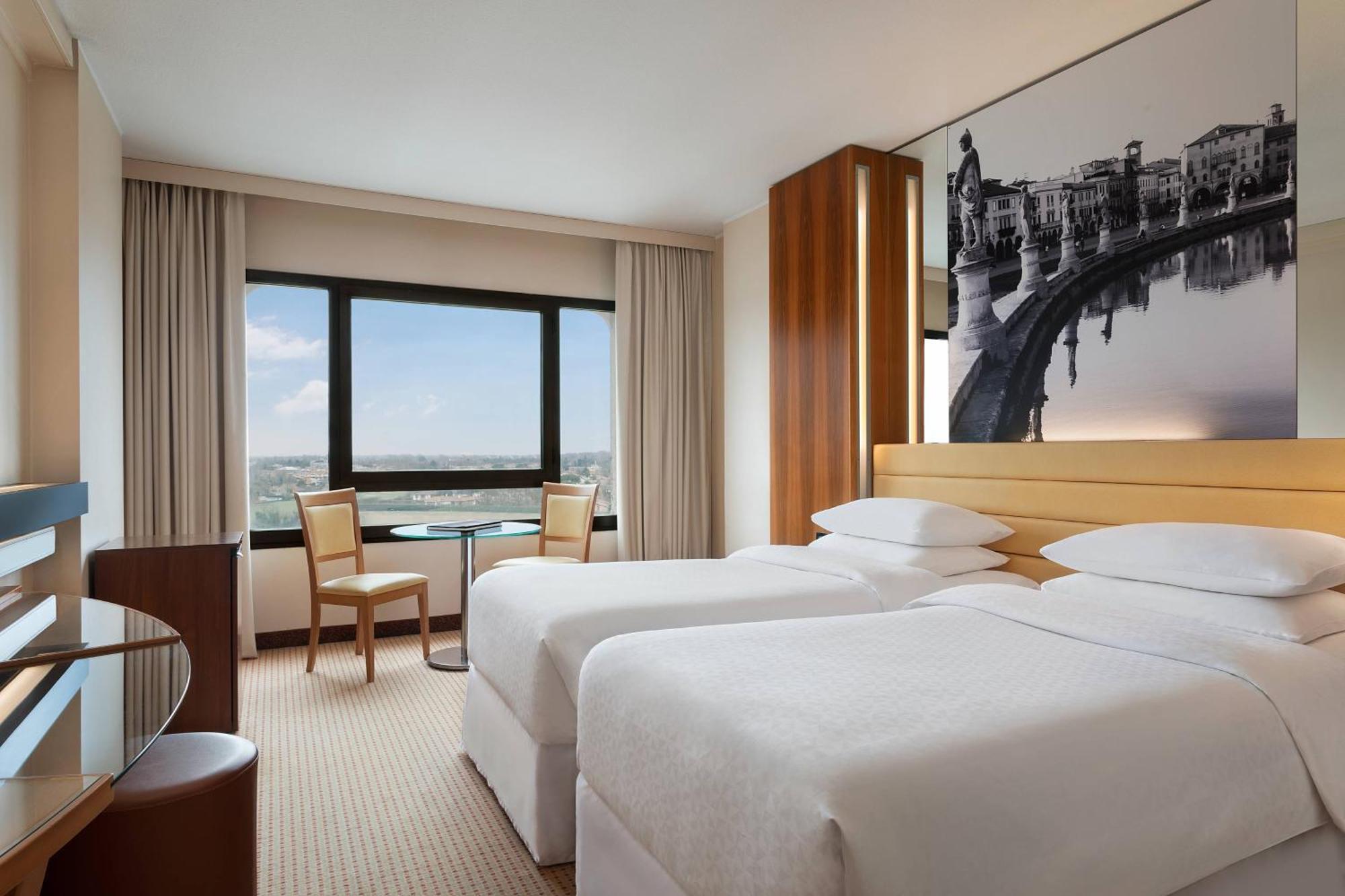 Four Points By Sheraton Падуа Екстериор снимка