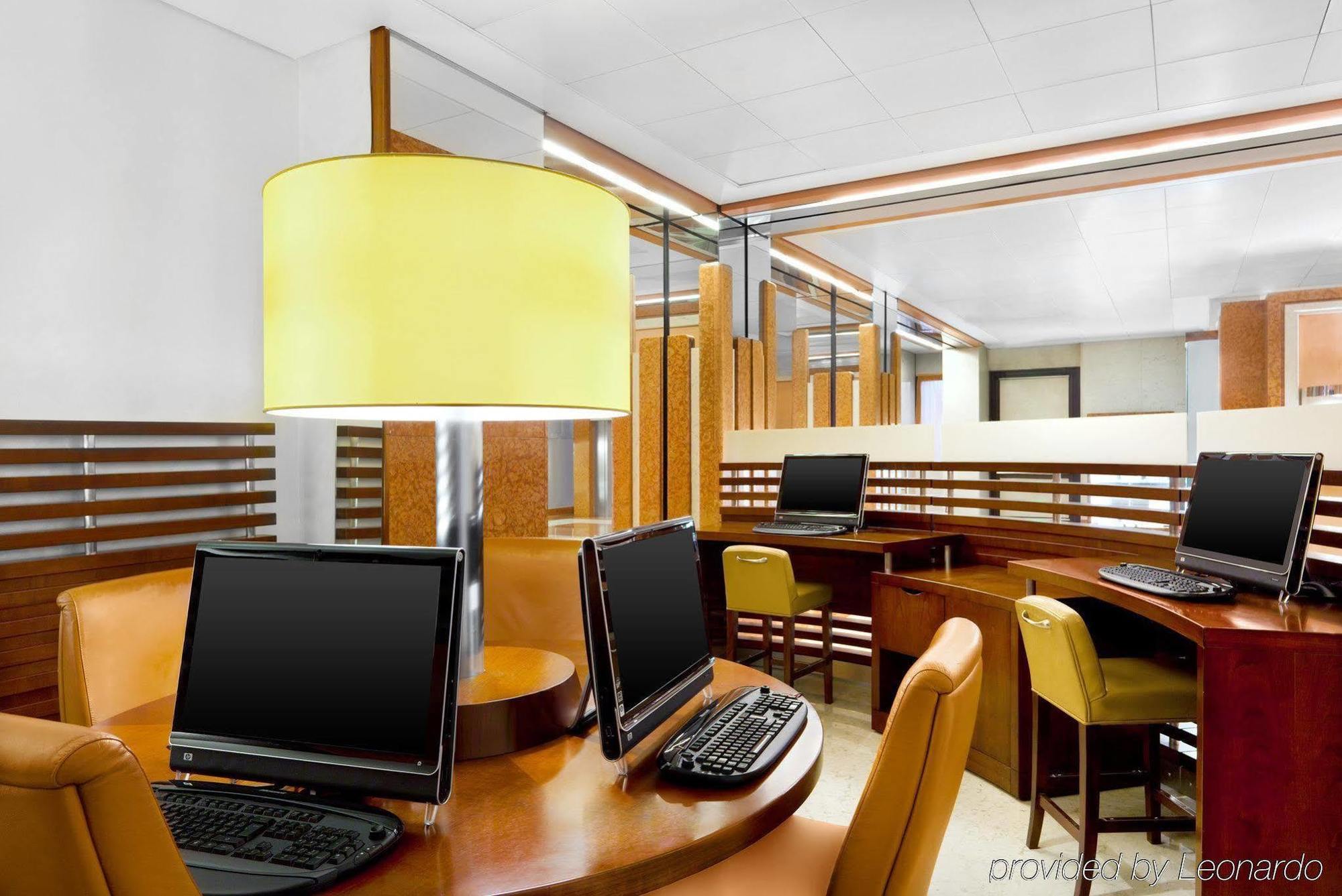 Four Points By Sheraton Падуа Екстериор снимка